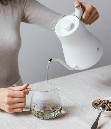 Kinto glass teapot lifestyle graphic – Art of Tea